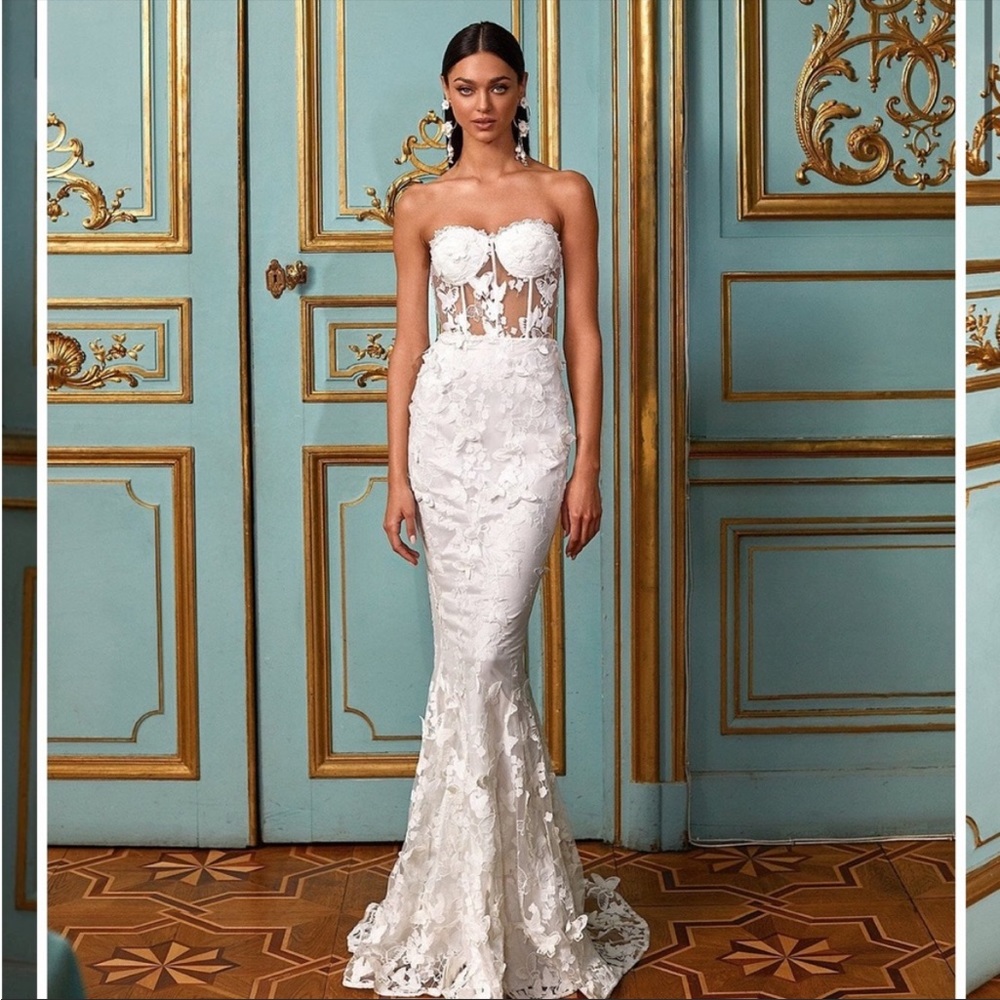 THALIA WHITE FITTED GOWN